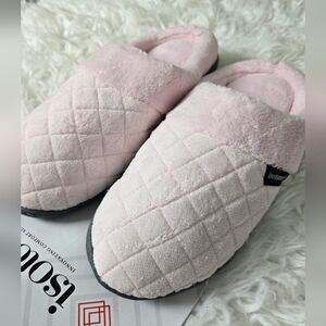 Isotoner Women's Microterry Milly Clog Slipper. Color Pink. Size Medium 7.5-8. N